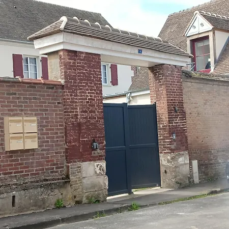 Appartement Maison Partagée - *